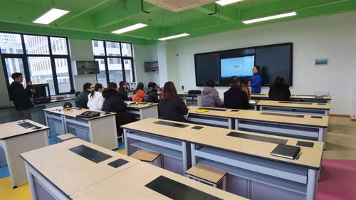 人工智能教學(xué)培訓(xùn)會(huì)議在湖南省智慧教育裝備展示體驗(yàn)中心成功舉辦，聚焦?fàn)I利性民辦職業(yè)技能培訓(xùn)機(jī)構(gòu)發(fā)展